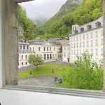 Douillet Bonnes/vallee D'ossau Apartment *
