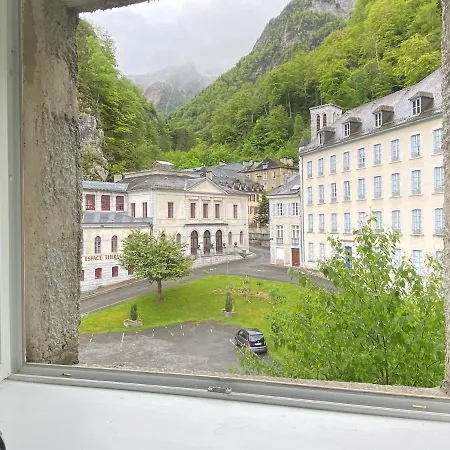 Douillet Bonnes/vallee D'ossau דירה *